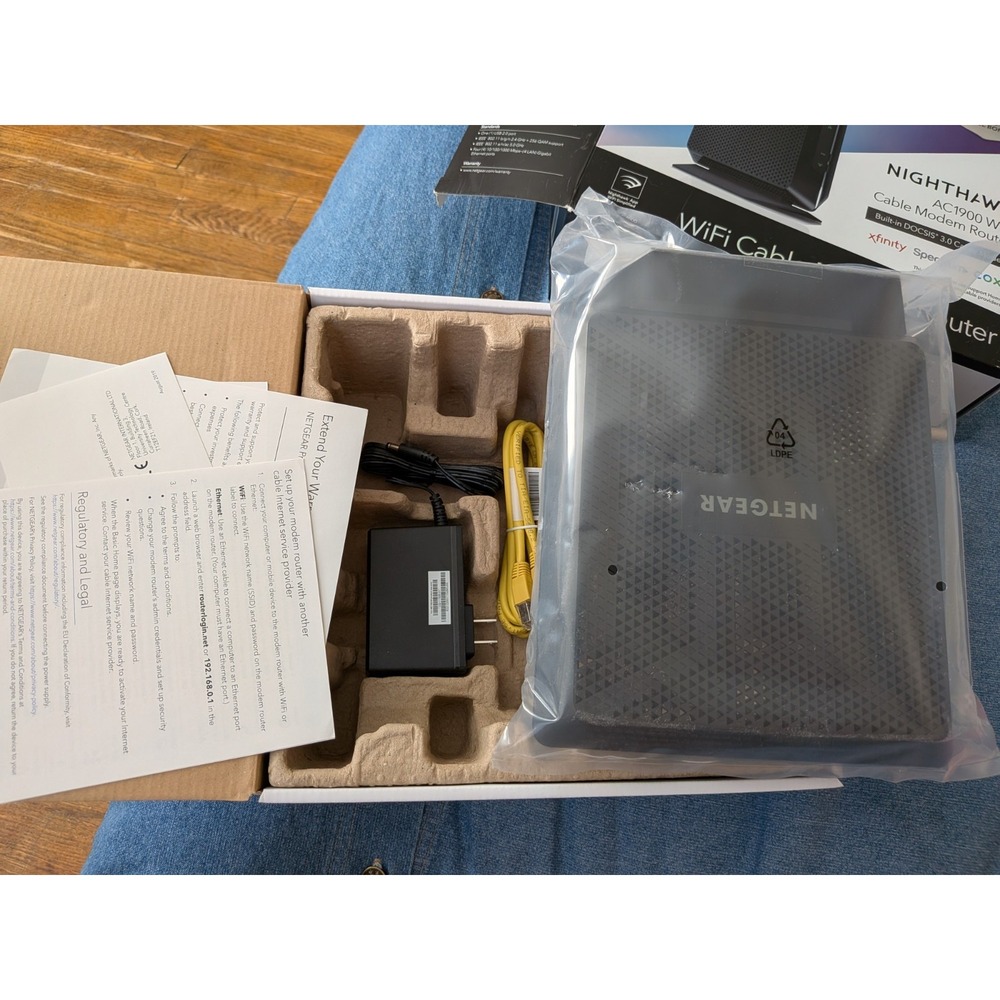 NETGEAR - Nighthawk AC1900 Router with DOCSIS 3.0 Cable Modem - Black - Picture 4 of 4